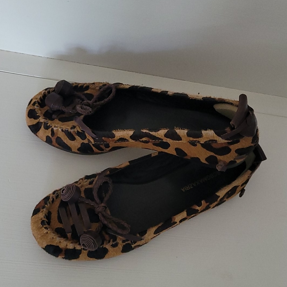 BCBGMAXAZRIA  FLATS